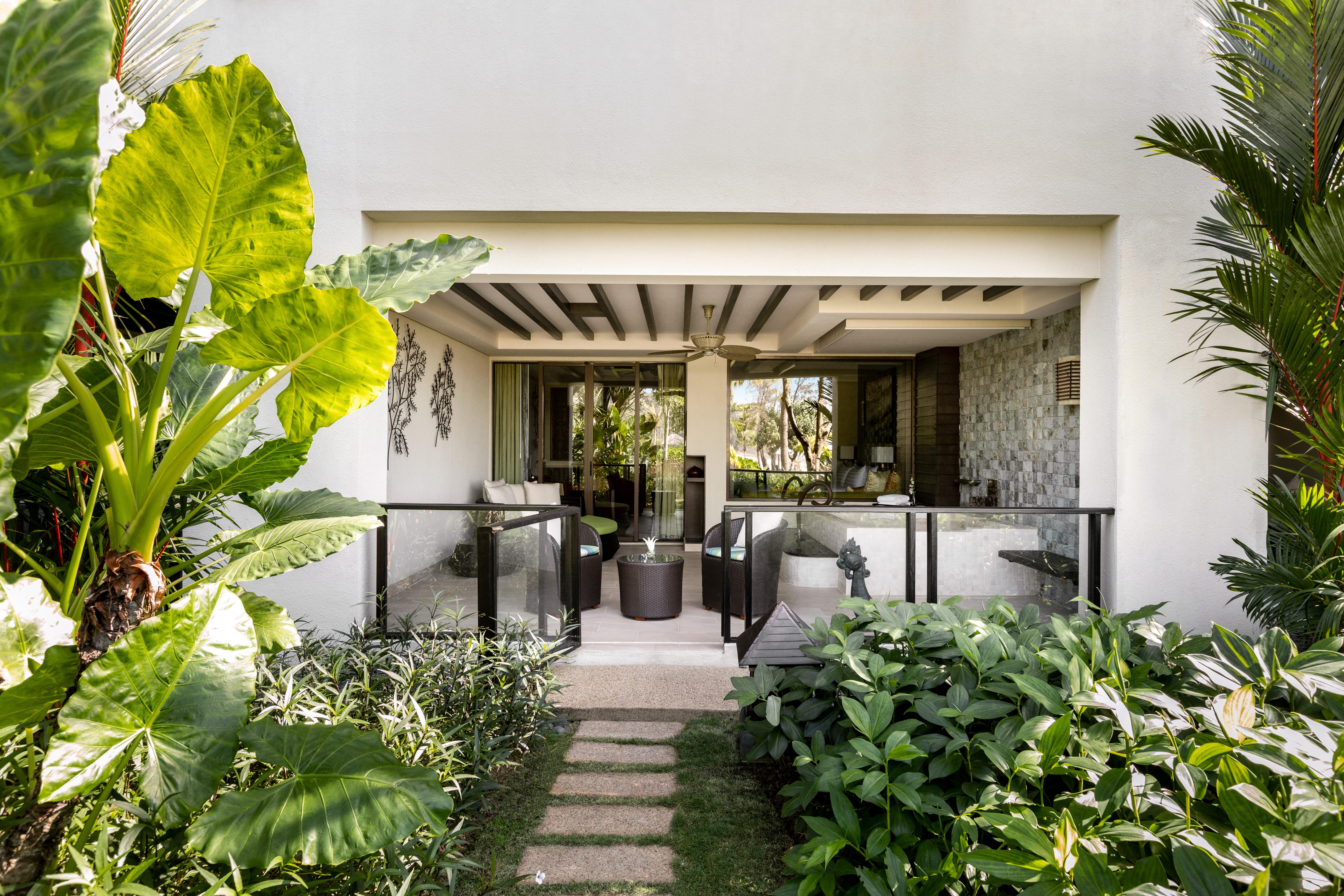 Shangri-La Rasa Ria, Κότα Κιναμπαλού Εξωτερικό φωτογραφία The interior of a villa at the resort